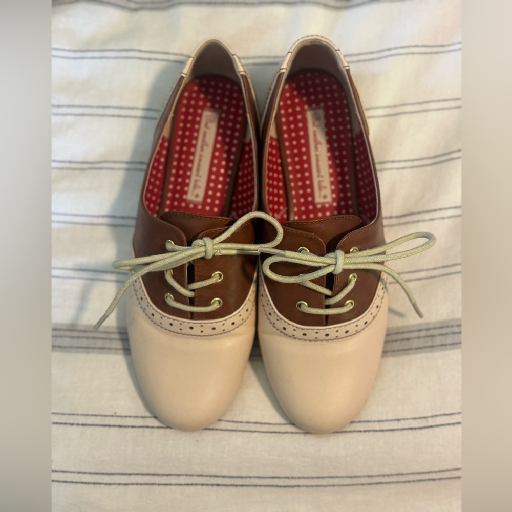 BAIT Women's Two-Tone Oxford Shoes - Cream and Brown